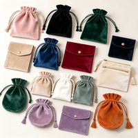 Pochette à bijoux en velours doux de qualité supérieure avec cordon de serrage pour emballage cadeau de luxe avec impression de logo personnalisé en gros