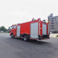 Nouveau camion de pompiers Isuzu haute performance, réservoir d'eau de 5000 L, diesel, 4x2, système de pompe à jet, véhicule de sauvetage d'urgence