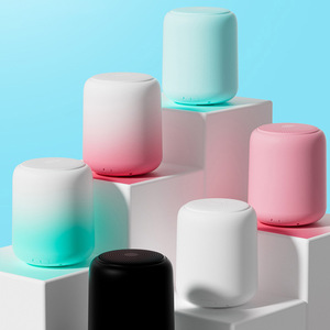 Altavoz Portátil Mini Inalámbrico a Prueba de Agua para Exteriores con Batería de 1200 mAh y Respuesta de Frecuencia de 100 Hz a 20 kHz - Product Image 1