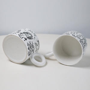 Lelyi INS Tasse en céramique d'art abstrait moderne Tasse à café de niche créative de grande valeur - Product Image 4