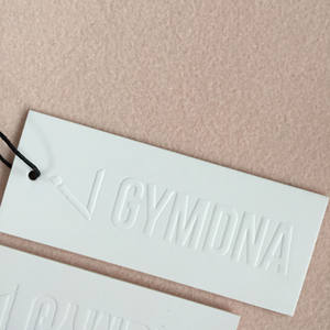 Etichetta Pendente Ecologica Personalizzata con Logo in Rilievo o Inciso su Carta Bianca con Cordino per Abbigliamento - Product Image 3