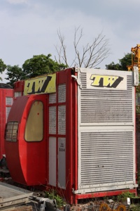 टेवेई सेकेंड हैंड डबल केज कंक्रीट लिफ्टिंग मशीन उच्च भार क्षण 2x2000 किलोग्राम क्षमता एसी निर्माण के लिए संचालित - Product Image 2