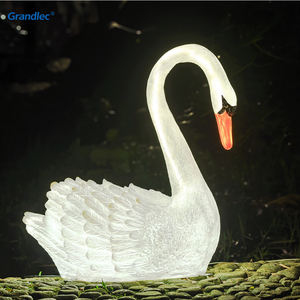 Высококачественная светодиодная уличная скульптура лебедя из стекловолокна на солнечной энергии для праздничного освещения сада и ландшафта - Product Image 3