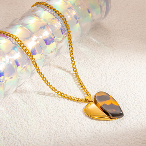 Collar con colgante de flor de acero inoxidable, dije de resina de café para mujer, joyería de moda - Product Image 3