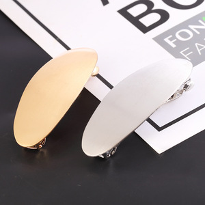 Pinza de pelo y pasador metálicos, pasadores de Primavera de estilo francés informales inteligentes, accesorios para el <span class=keywords><strong>cabello</strong></span> con Pinza de resorte ovalada cepillada dorada y plateada - Product Image 3