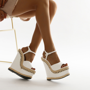 Sandalias de Tacón Inclinado con Tejido de Hierba Estilo París 2024, Modernas, Cómodas y Estéticas - Product Image 4