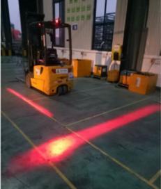 Luce di segnalazione del carrello elevatore della linea retta del carrello elevatore 80 <span class=keywords><strong>V</strong></span> 10 <span class=keywords><strong>Watt</strong></span> nuova luce di segnalazione di lavoro posteriore anteriore della zona rossa per i caricatori del carrello elevatore di AGVs - Product Image 5