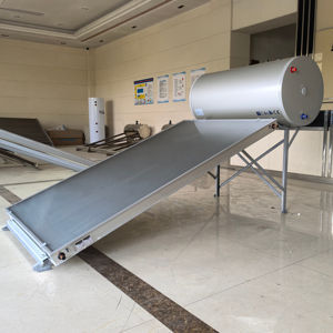 <span class=keywords><strong>Thermosiphon</strong></span> de chauffe-eau <span class=keywords><strong>solaire</strong></span> pressurisé compact à panneau plat 200L garantie de 5 ans revêtement en chrome noir hôtel ménage - Product Image 1