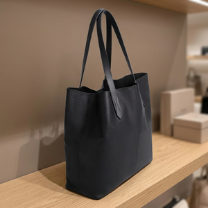 Pochette élégante en cuir véritable pour femme BS INTERNATIONAL, fermeture éclair, imperméable, légère, capacité 3L+ - Product Image 4