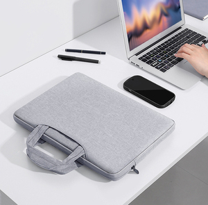 Túi đựng laptop cỡ lớn 14/15 inch, chất liệu polyester bền chắc, chống thấm nước, kiểu dáng đơn giản, tiện dụng, thích hợp cho công việc và đi làm. - Product Image 3