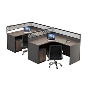 Postazione di Lavoro Modulare di Alta Qualità per 2-4 Persone, Design Moderno con Divisori e Cubicoli - Product Image 2