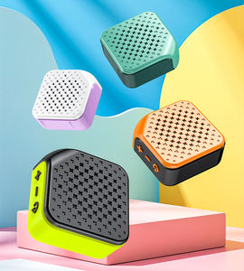 Mini Altavoz Inalámbrico Portátil de Alta Calidad, 5W, Luz RGB, Nuevo Dispositivo Electrónico de Moda - Product Image 3