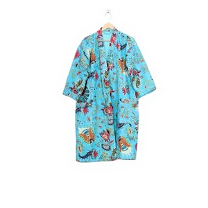 Bata Kimono Elegante y Transpirable para Mujer, Hecha a Mano, de Doble Capa de Algodón, con Bolsillos, Diseño Floral Kantha, Cuello en V, con Cinturón - Product Image 1