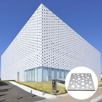 Panneaux de bardage extérieur en aluminium perforé pour façade architecturale moderne, pour centre commercial, villa, hôtel, hôpital, design découpé au laser
