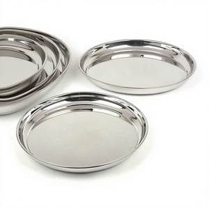 Bandeja de Acero Inoxidable de Calidad Duradera, Plato para Servir Alimentos, Acabado Floral Pulido, Apto para Lavavajillas y Microondas, Grado Doméstico Mayur - Product Image 1