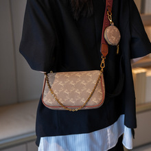 Bolso de Hombro Tipo Tote de Gran Capacidad para Mujer, Diseño de Moda, Portátil, para Otoño, Invierno y Primavera - Product Image 4