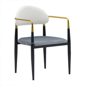Chaise de salle à manger personnalisée en similicuir ou cuir véritable, rembourrée, anti-taches, avec structure en bois massif, confortable, de forme elliptique, pour la maison - Product Image 1