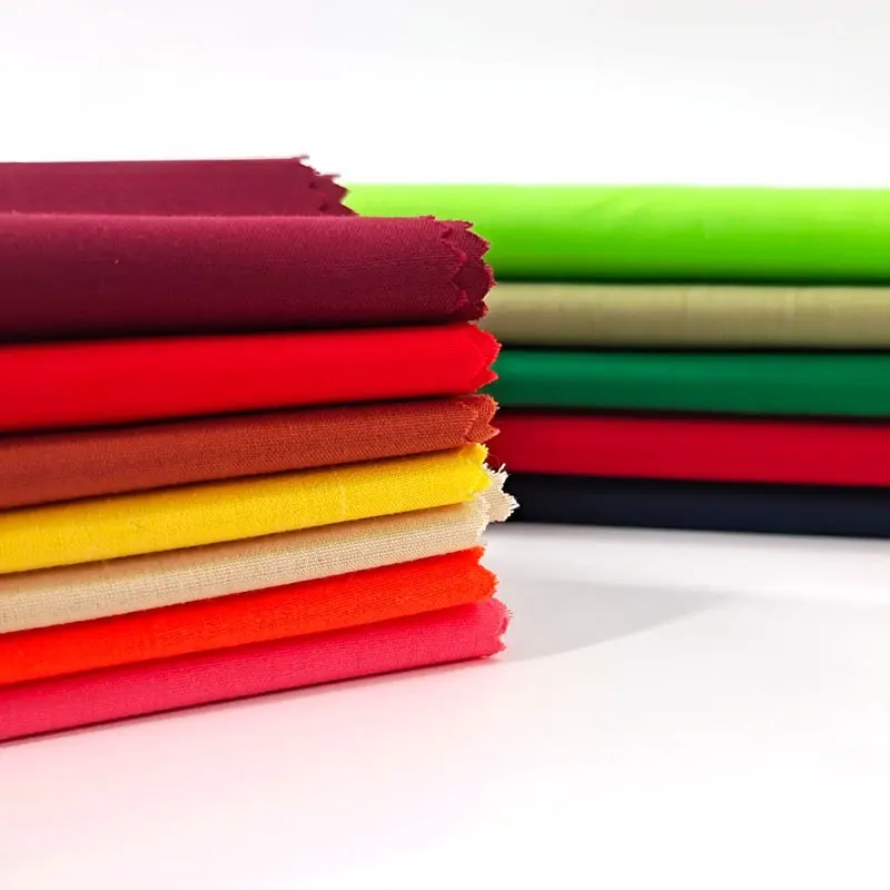 Tecido de alta qualidade 80% poliéster 20% algodão forro liso para vestuário em várias cores