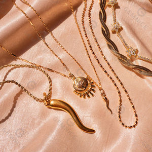 Collana Vintage con Ciondolo a Forma di Peperoncino Rosso 19mm in Acciaio Inox Placcato <span class=keywords><strong>Oro</strong></span>, Collana <span class=keywords><strong>Cornicello</strong></span> Italiano per Donne e Uomini - Product Image 5