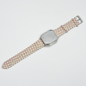 Correa de Cuero Sintético con Brillantina y Cierre Metálico Moderno, Compatible con Apple Watch Series 9/8/7/6/5/4/3/2/1 - Product Image 3