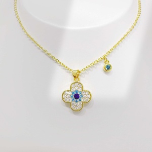 Collier pendentif personnalisé en argent sterling 925 avec pierre verte, trèfle en zircon, plaqué or, élégant, tendance, vente en gros - Product Image 3