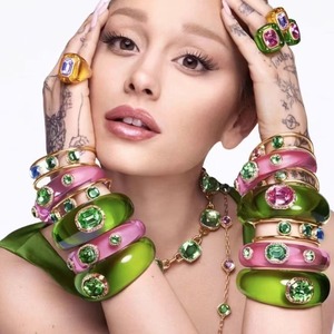 2025 New Exaggerated Geometric Colorful Crystal Rhinestone Design Bangle Luxury Cuff Bangle Bracelet <strong>Acrylic</strong> Resin <strong>Jewelry</strong> - Product Image 1
