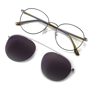 <span class=keywords><strong>Occhiali</strong></span> <span class=keywords><strong>da</strong></span> <span class=keywords><strong>vista</strong></span> a doppio ponte <span class=keywords><strong>con</strong></span> montatura grande <span class=keywords><strong>da</strong></span> uomo, <span class=keywords><strong>con</strong></span> <span class=keywords><strong>clip</strong></span> magnetica polarizzata per <span class=keywords><strong>occhiali</strong></span> <span class=keywords><strong>da</strong></span> sole, <span class=keywords><strong>occhiali</strong></span> <span class=keywords><strong>da</strong></span> <span class=keywords><strong>vista</strong></span> alla moda - Product Image 5