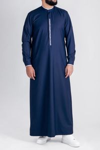 Túnica larga hecha a mano con botón musulmán Thobe para <span class=keywords><strong>hombre</strong></span>, caftán árabe, poliéster transpirable antiestático, estilo marroquí, Invierno ODM - Product Image 5