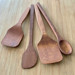Craft Emporium Exports – Ensemble de 2 cuillères artisanales en bois d'acacia, résistantes à la chaleur, adaptées au four, au congélateur et à la cuisinière, compatibles lave-vaisselle - Product Image 1