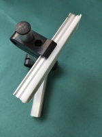 Pince de fixation robuste et flexible Stark pour accessoires de convoyeur, construction et secteur alimentaire et des boissons