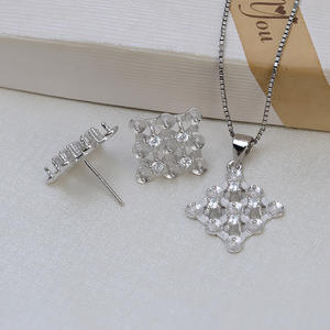 Gancho para Oreja de Plata S925 con Múltiples Piedras, Bandeja Vacía Simple para 8-10 Perlas, Componentes y Accesorios de Joyería Personalizados DIY-1240 - Product Image 1