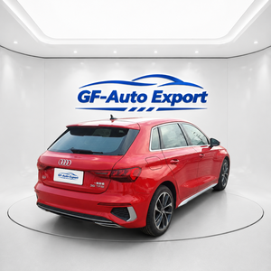 Audi A3 L modello 2023 con motore 1.4 TFSI, tetto panoramico, sedili in pelle, interni scuri, pneumatici R18, basso chilometraggio - Product Image 3
