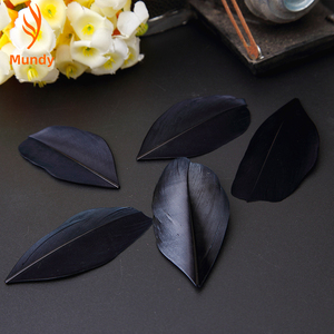 Têtes de plumes d'oie teintes écologiques, couleurs assorties, pour coiffes bohèmes, masques, fabrication de bijoux et décoration - Product Image 3