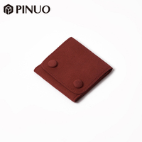 PINUO Sacchetto Portagioie Personalizzato OEM in Microfibra con Bottone e Chiusura a Scatto, Cuciture Precise, Ingrosso, Borse da Viaggio Compatte per Anelli e Orecchini
