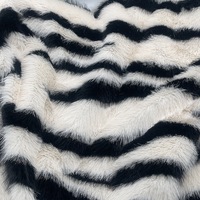 Tissu en fausse fourrure longue pour femmes, manteau pour vêtements pour oreillers