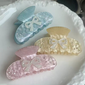 Pinzas para el pelo francesas con diamantes ostentosos de color rosa claro y azul, diseño de tiburón con lazo dulce para niñas con accesorios de cola de caballo elegantes - Product Image 1