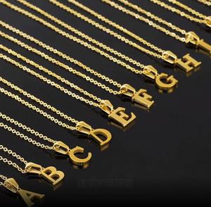 Collier avec initiales 2026, 26 lettres, plaqué or, acier inoxydable PVD, pendentif lettre alphabet, bijoux - Product Image 1