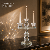 Candélabre en cristal avec base octogonale, barre transversale en verre, trois coupelles et centre de table en boule de diamant pour la décoration intérieure