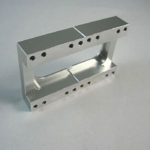 บริการผลิตชิ้นส่วนโลหะด้วยเครื่อง CNC และเครื่องจักรกลซีเอ็นซี รับผลิตตามแบบ อะลูมิเนียม สแตนเลส งานกลึง งานกัด งานตัดลวดด้วยไฟฟ้า รับผลิตแบบ ODM OEM - Product Image 2