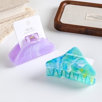 MUJU D394 Pinces à cheveux triangulaires motif marbre 8,5 cm 30g Pinces requin triangulaires texture coquillage Prêt à la vente MOQ