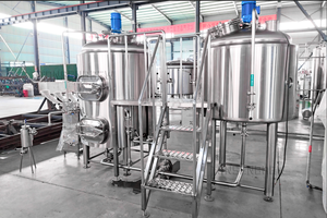 Microbirrificio 400L 4HL Sistema di Produzione a Tre Recipienti e Due Serbatoi, Attrezzatura Industriale per Birrificio Artigianale Commerciale e Ristorante - Product Image 2