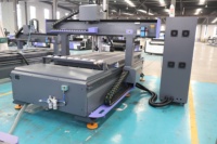 Machine de gravure puissante à 4 axes avec changeur d'outils automatique, routeur CNC AKM1325C-4A pour l'artisanat du bois et l'utilisation industrielle
