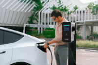 Chargeur de véhicule électrique INJET New Swift Pro Touch 11kW/22kW Type 2, IP65 IK10 OCPP 2.0.1, câble 5/7,5m, éclairage LED RGB, application/RFID