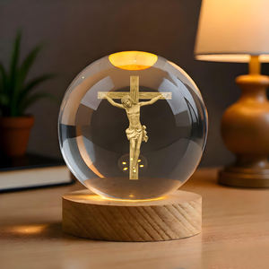 Lampe de nuit en cristal de qualité supérieure, vente en gros d'usine, boule de verre gravée au laser 3D, décoration de bureau et de maison, veilleuse avec base en <span class=keywords><strong>bois</strong></span> LED - Product Image 3
