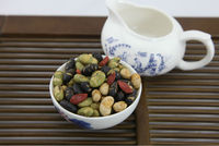 Sel de mer Fruits secs et fèves de soja grillées Baies de goji mélangées Raisins secs Snack edamame