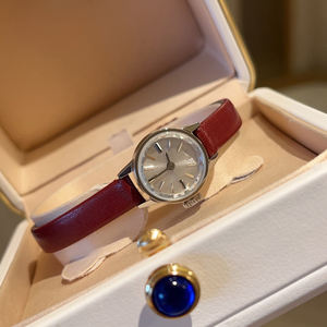 นาฬิกาข้อมือผู้หญิงรุ่นล่าสุดสไตล์โมเดิร์นที่โดดเด่นและล้ำสมัย สามารถผสมผสานได้อย่างอิสระและสวมใส่ไดบ่อยครั้ง - Product Image 1