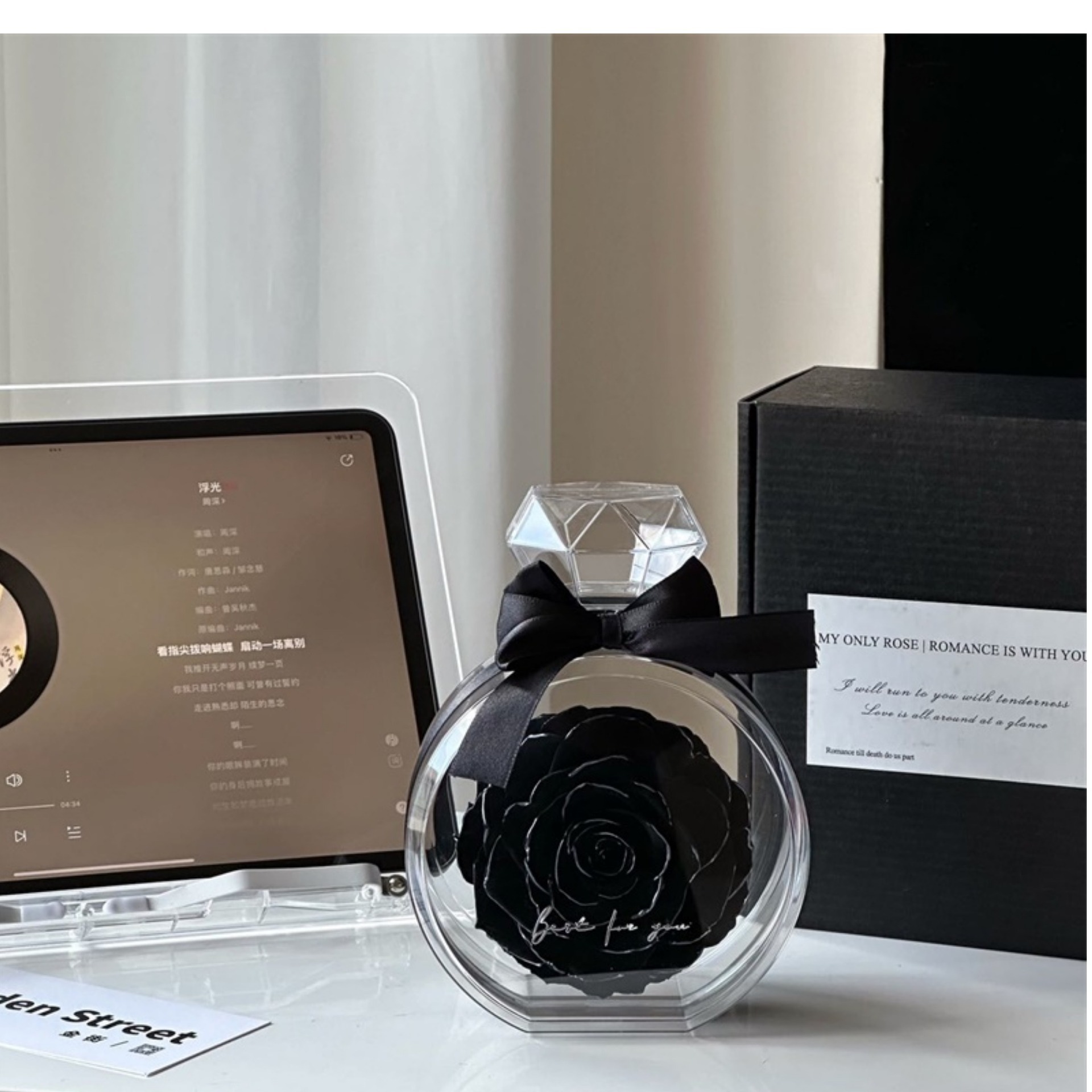 Parfum Rose - Petit Parfum Noir