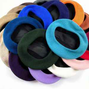 หมวกเบเร่ต์ขนสัตว์คุณภาพสูงจากผู้ค้าส่งจีนสำหรับสุภาพสตรี สีพื้นเรียบ ซับในผ้าซาติน หมวกเบเร่ต์สำหรับผู้หญิง - Product Image 2