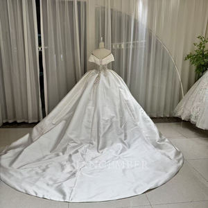 Vestido de Novia Moderno OY035 con Escote Corazón, Satén, Bordado Floral, Encaje y Aplicaciones de Cristal, Cola Capilla, Estilo Princesa - Product Image 2