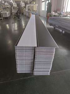 <span class=keywords><strong>Plafond</strong></span> suspendu en PVC ignifuge 250*7/8mm, facile à installer, vente en gros directe usine Chine, pour rénovation économique - Product Image 2